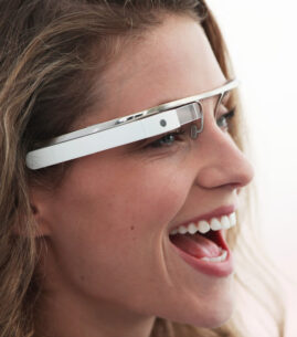 Corning Gorilla Glass e Google Project Glass: due visioni del futuro a confronto.