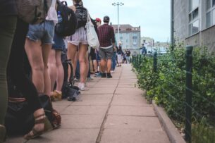 Cos’è la riprova sociale e perché è importante nel marketing? Scopriamo insieme 12 leve di social proof utili nell’arte della persuasione