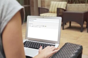 Come scrivere titoli efficaci? 8 tecniche e tanti consigli per attirare l’attenzione!